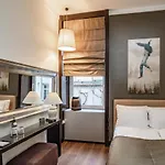 퀜틴 디자인 호텔 4*