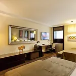 호텔 퀜틴 디자인 4*