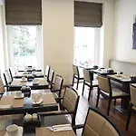 퀜틴 디자인 4* 베를린