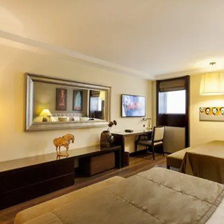 Hotell Quentin Design 4*